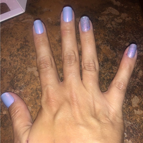 *Exclusive* Color Street: Crystal Gazing | Purple Blue Pastel Duochrome Shimmer - Picture 5 of 8